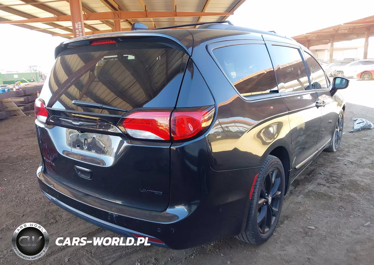 2017 Chrysler Pacifica Limited VIN:2C4RC1GG8HR628879 - 4