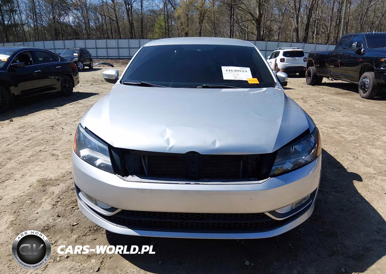 2015 Volkswagen Passat 1.8T Limited Edition VIN:1VWAT7A32FC086204 - 13