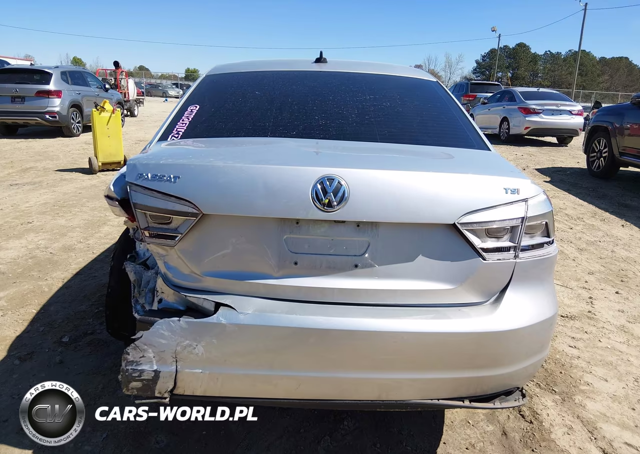 2015 Volkswagen Passat 1.8T Limited Edition VIN:1VWAT7A32FC086204 - 17