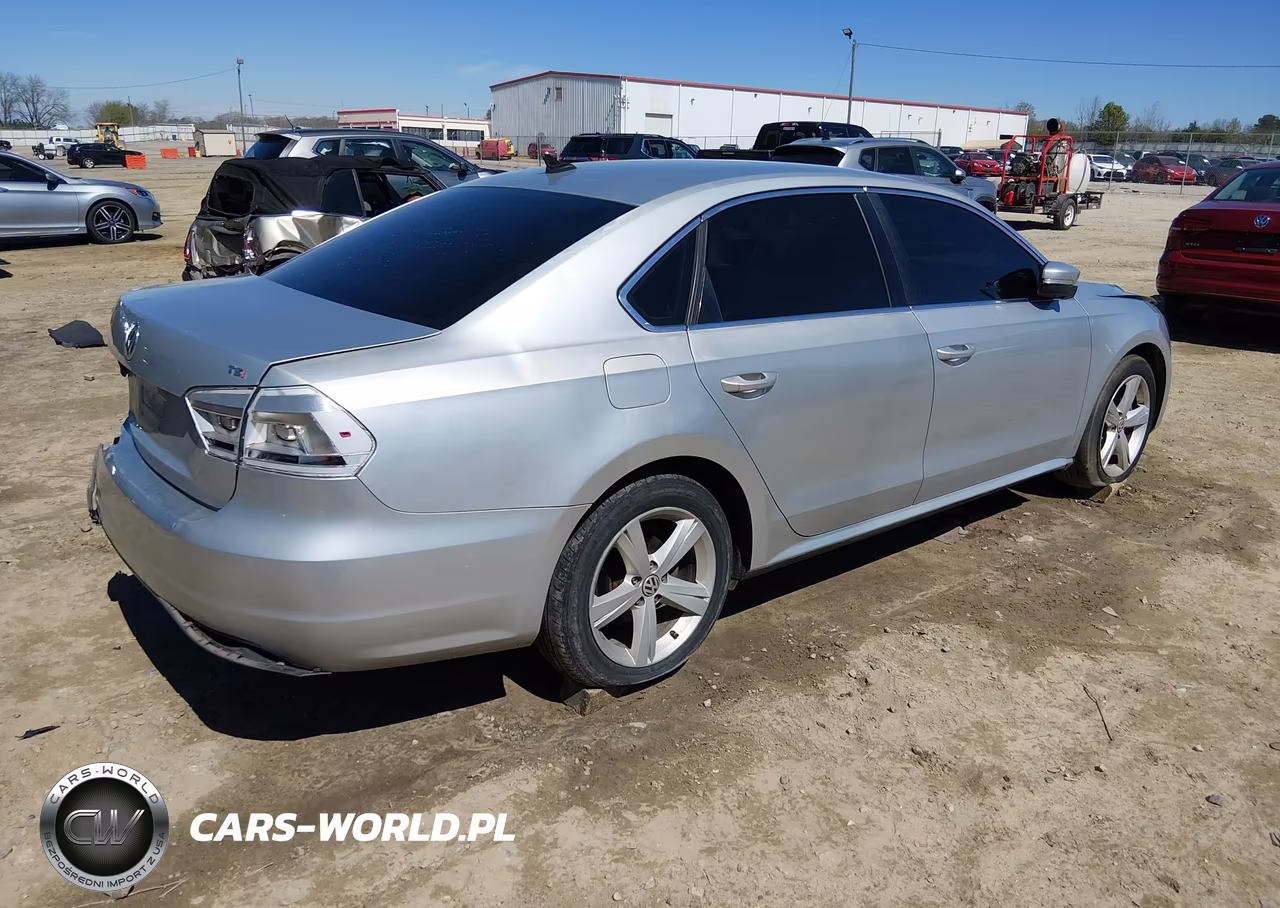2015 Volkswagen Passat 1.8T Limited Edition VIN:1VWAT7A32FC086204 - 4