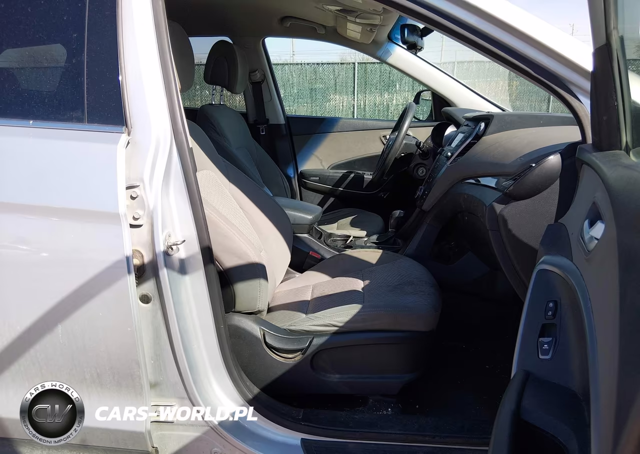 2016 Hyundai Santa Fe Se VIN:KM8SMDHF0GU157409 - 5