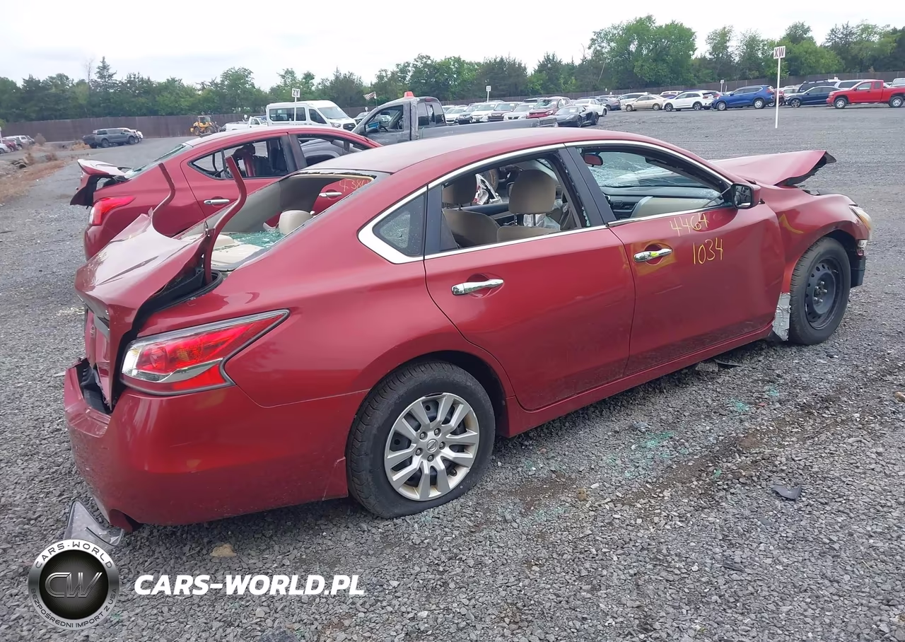 2015 Nissan Altima 2.5 S VIN:1N4AL3AP2FC486008 - 4