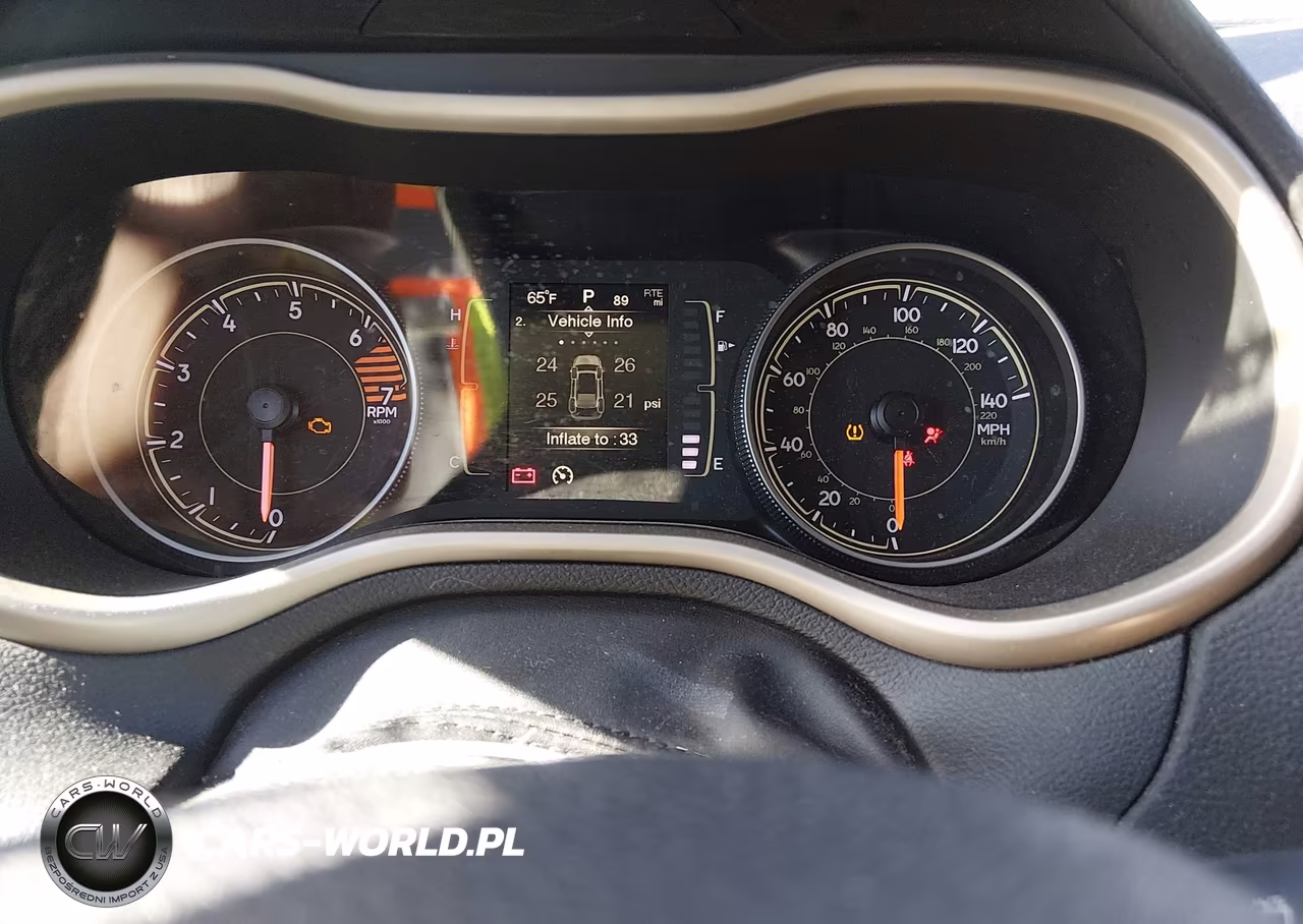 2016 Jeep Cherokee Altitude VIN:1C4PJMABXGW333140 - 7