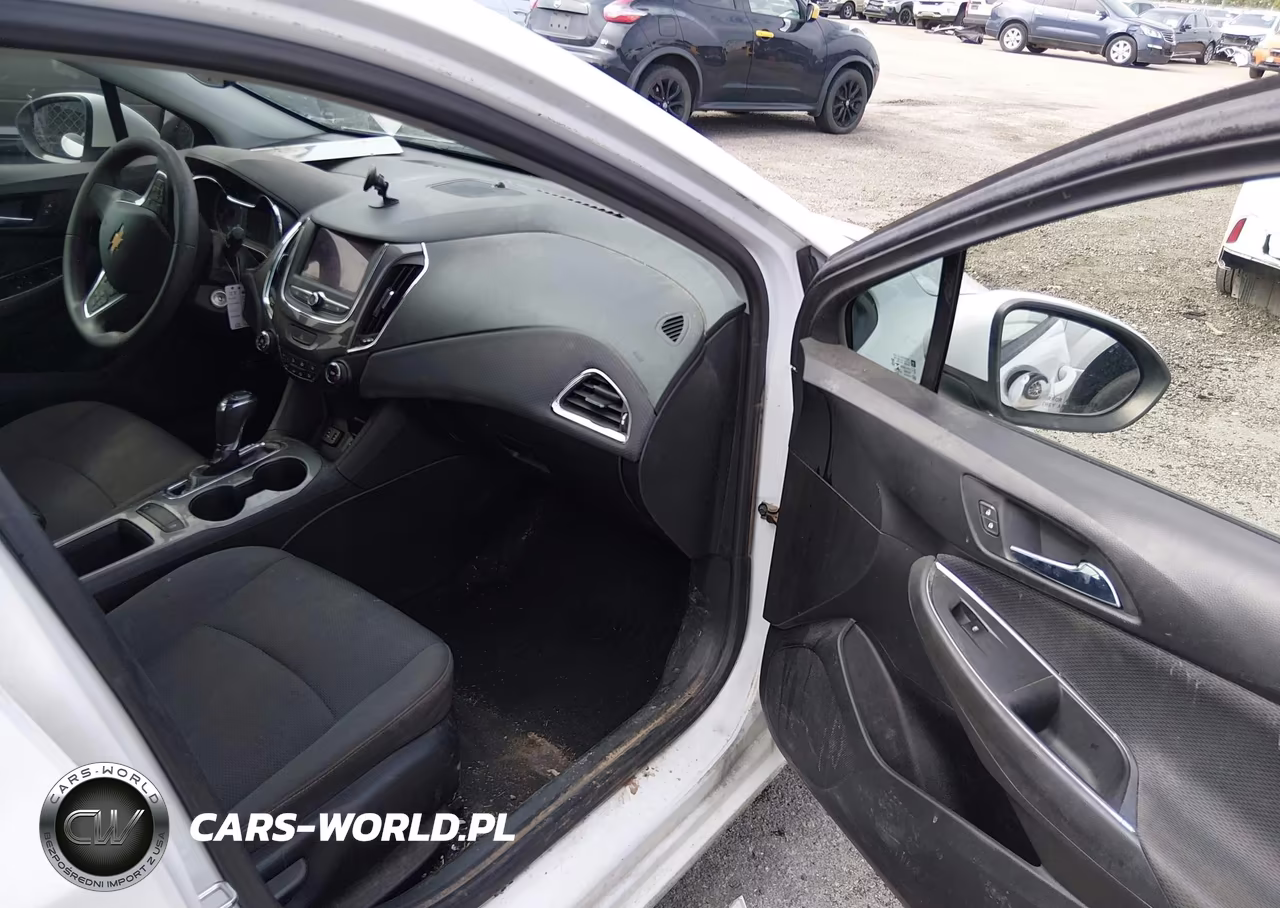 2019 Chevrolet Cruze Ls VIN:3G1BC6SM9KS595325 - 5