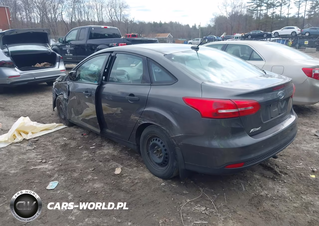 2016 Ford Focus S VIN:1FADP3E24GL256410 - 3
