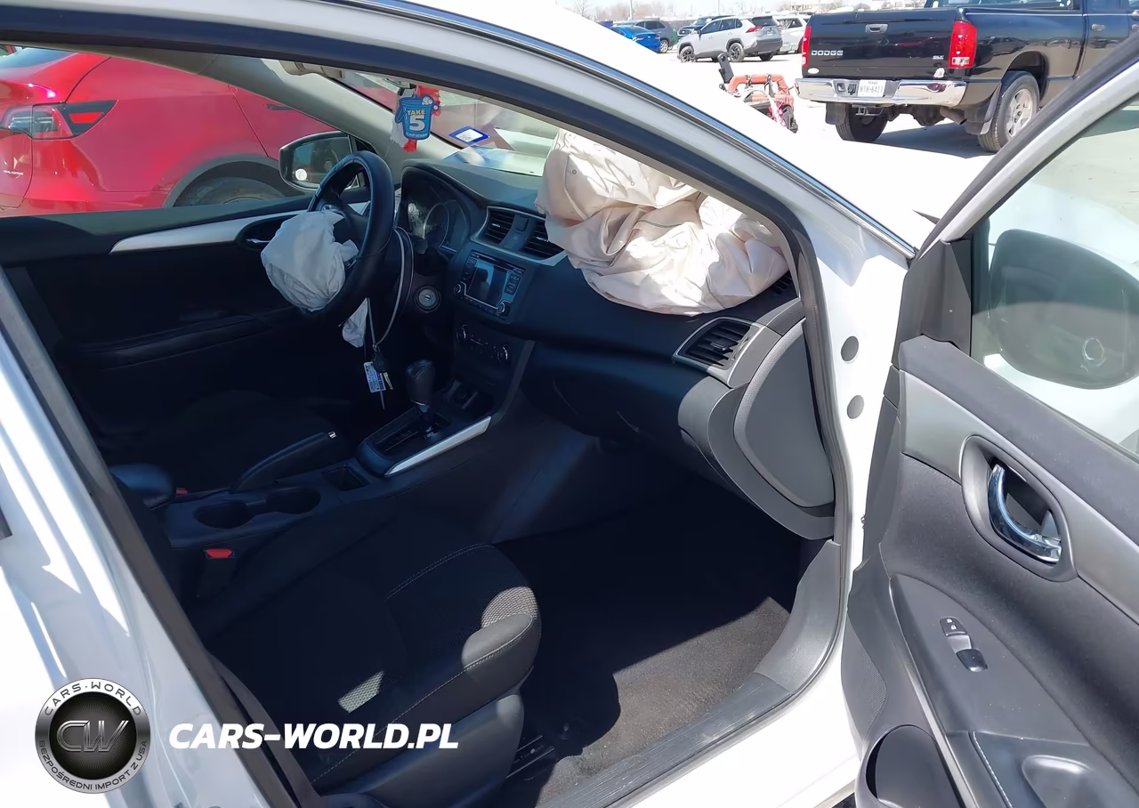 2018 Nissan Sentra S VIN:3N1AB7AP5JY334022 - 5