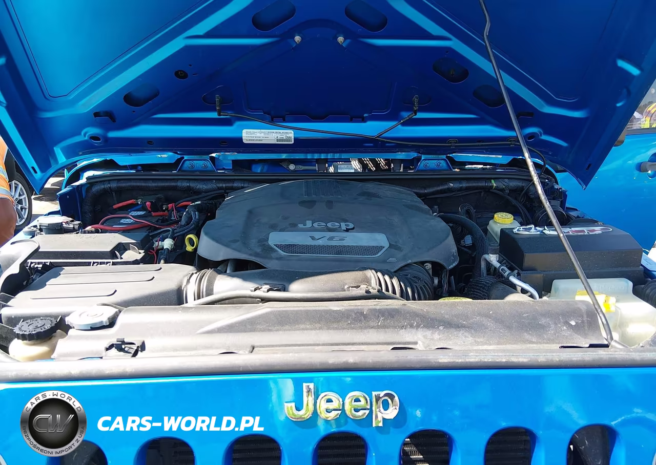 2015 Jeep Wrangler Unlimited Sport VIN:1C4BJWDG7FL518677 - 10