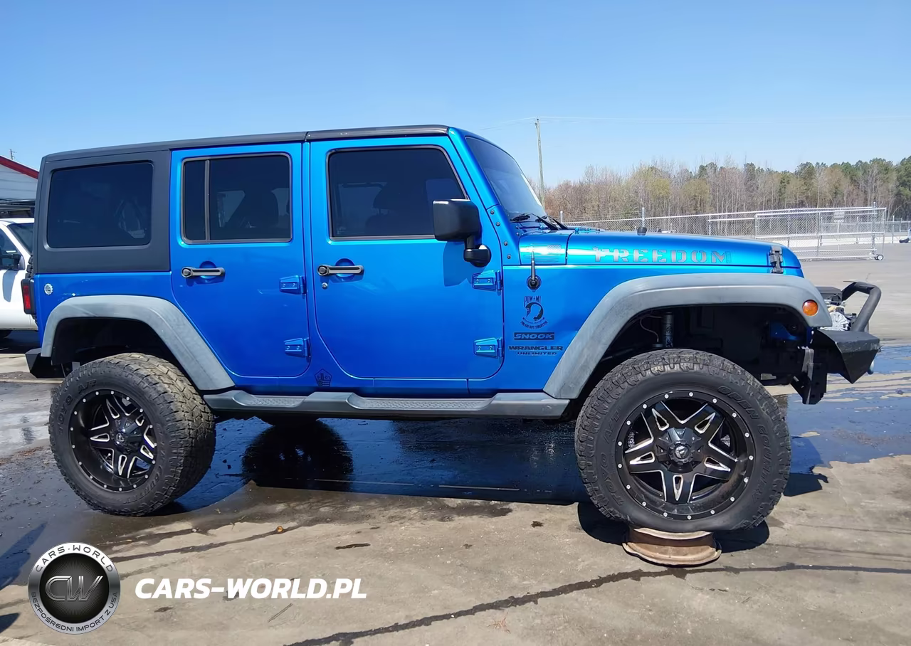 2015 Jeep Wrangler Unlimited Sport VIN:1C4BJWDG7FL518677 - 13