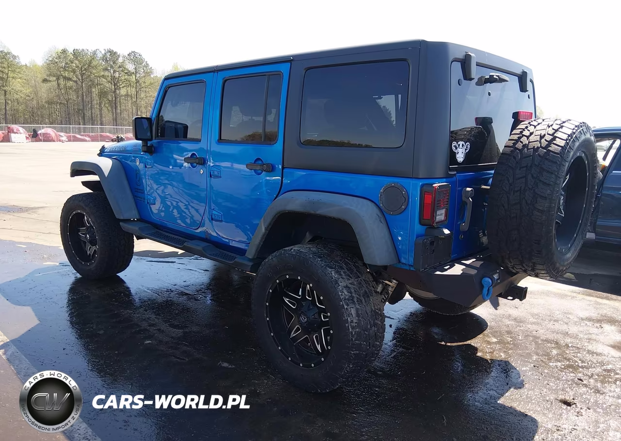 2015 Jeep Wrangler Unlimited Sport VIN:1C4BJWDG7FL518677 - 3