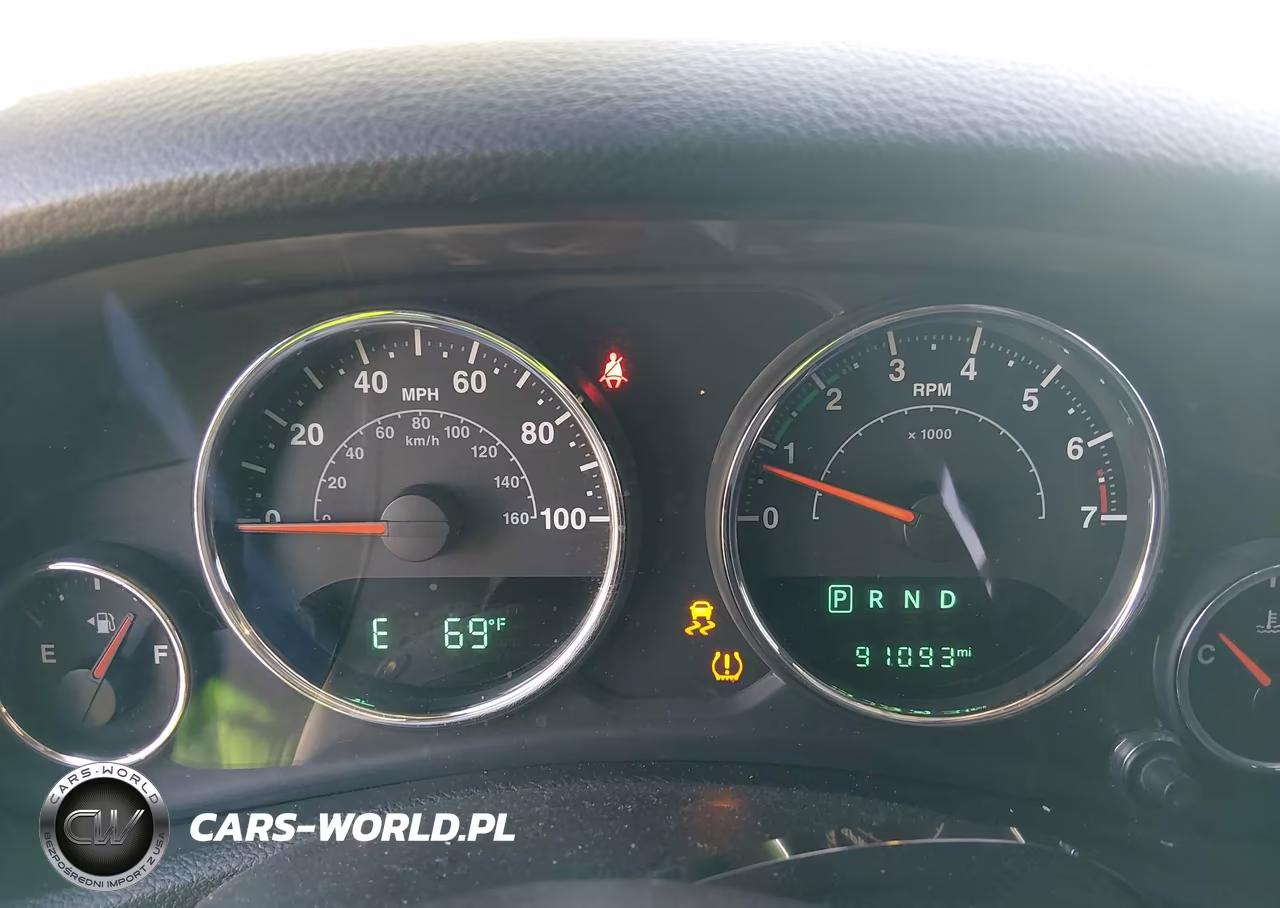2015 Jeep Wrangler Unlimited Sport VIN:1C4BJWDG7FL518677 - 7