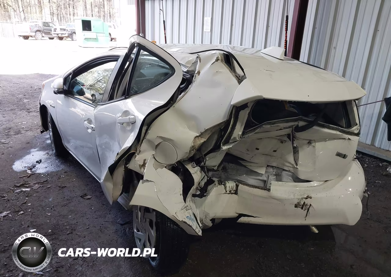 2016 Toyota Prius C One VIN:JTDKDTB37G1120808 - 3
