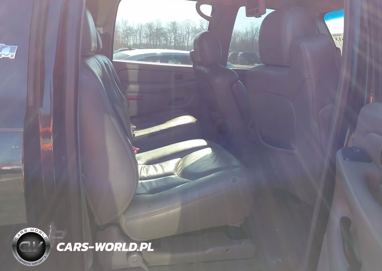 2005 Chevrolet Suburban 1500 Z71 VIN:3GNFK16Z55G117633 - 8