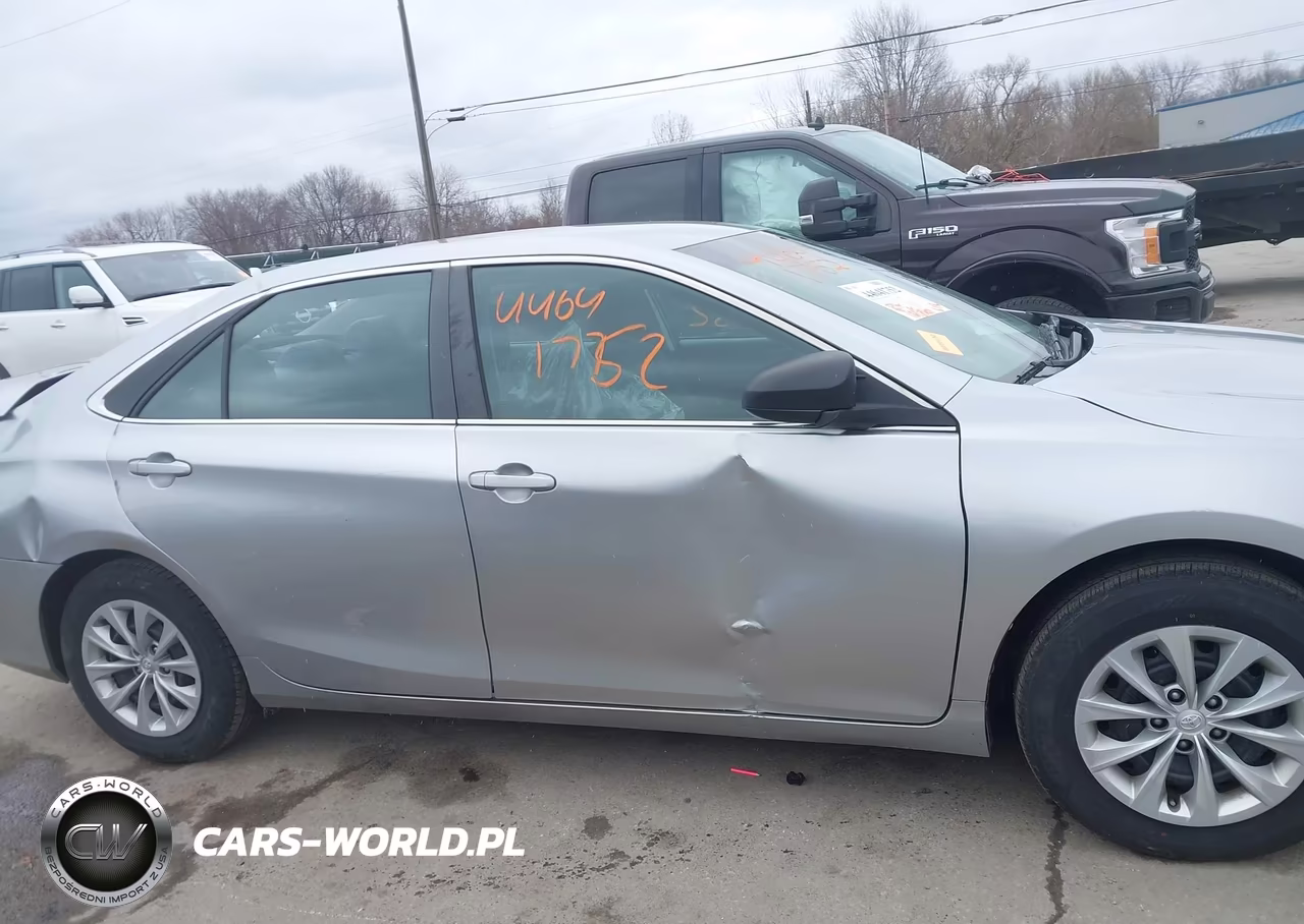 2016 Toyota Camry Le VIN:4T4BF1FK6GR520178 - 14