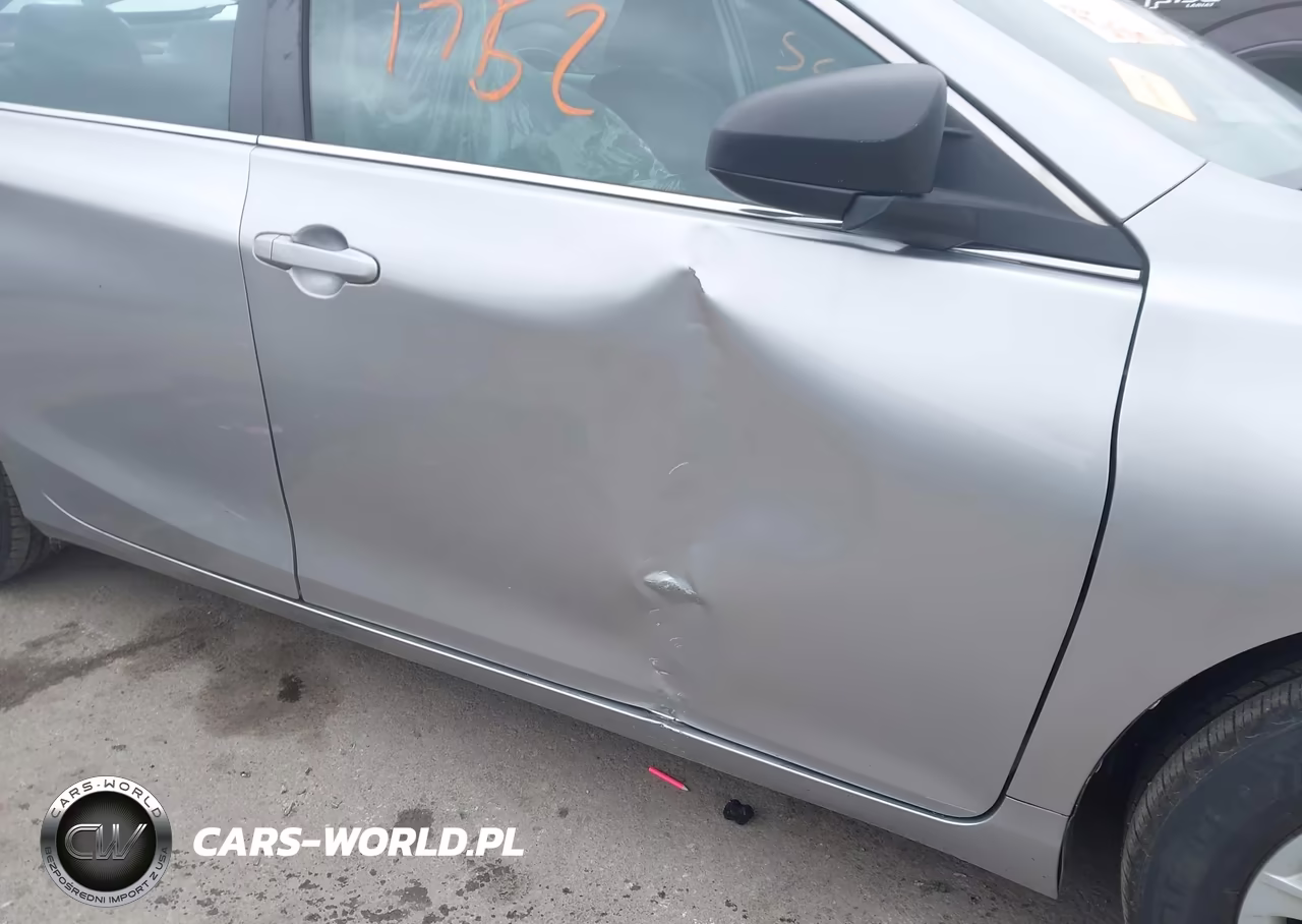 2016 Toyota Camry Le VIN:4T4BF1FK6GR520178 - 19