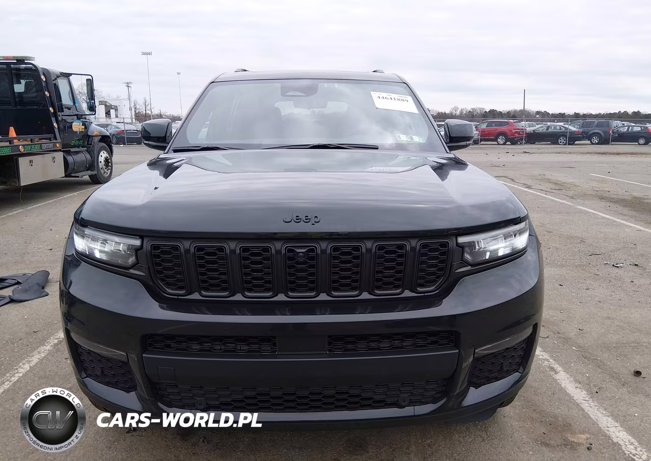 2025 Jeep Grand Cherokee L Limited 4X4 VIN:1C4RJKBG0S8761030 - 12