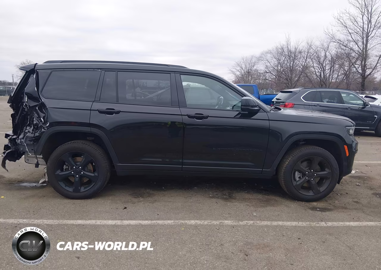 2025 Jeep Grand Cherokee L Limited 4X4 VIN:1C4RJKBG0S8761030 - 13