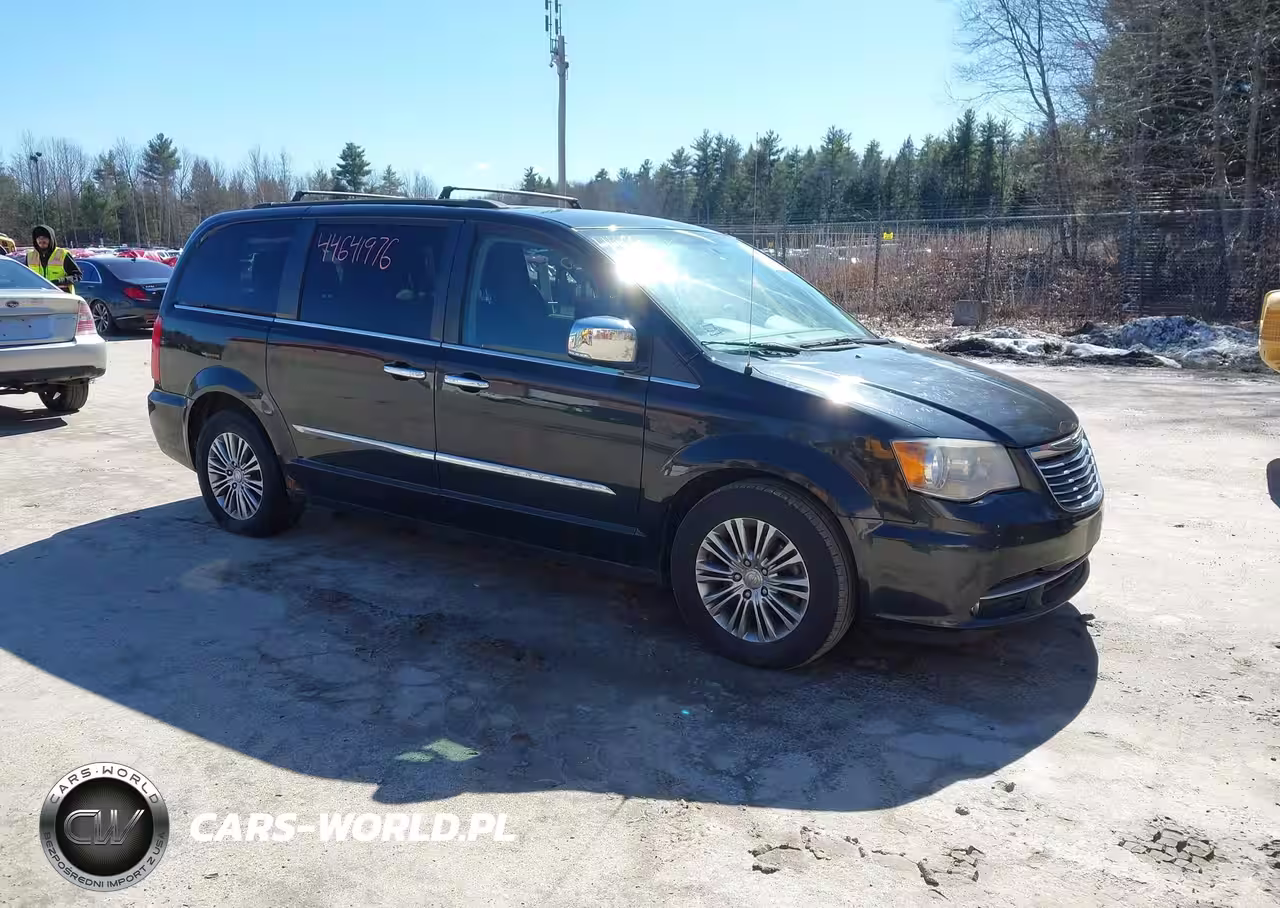 2014 Chrysler Town & Country Touring-L