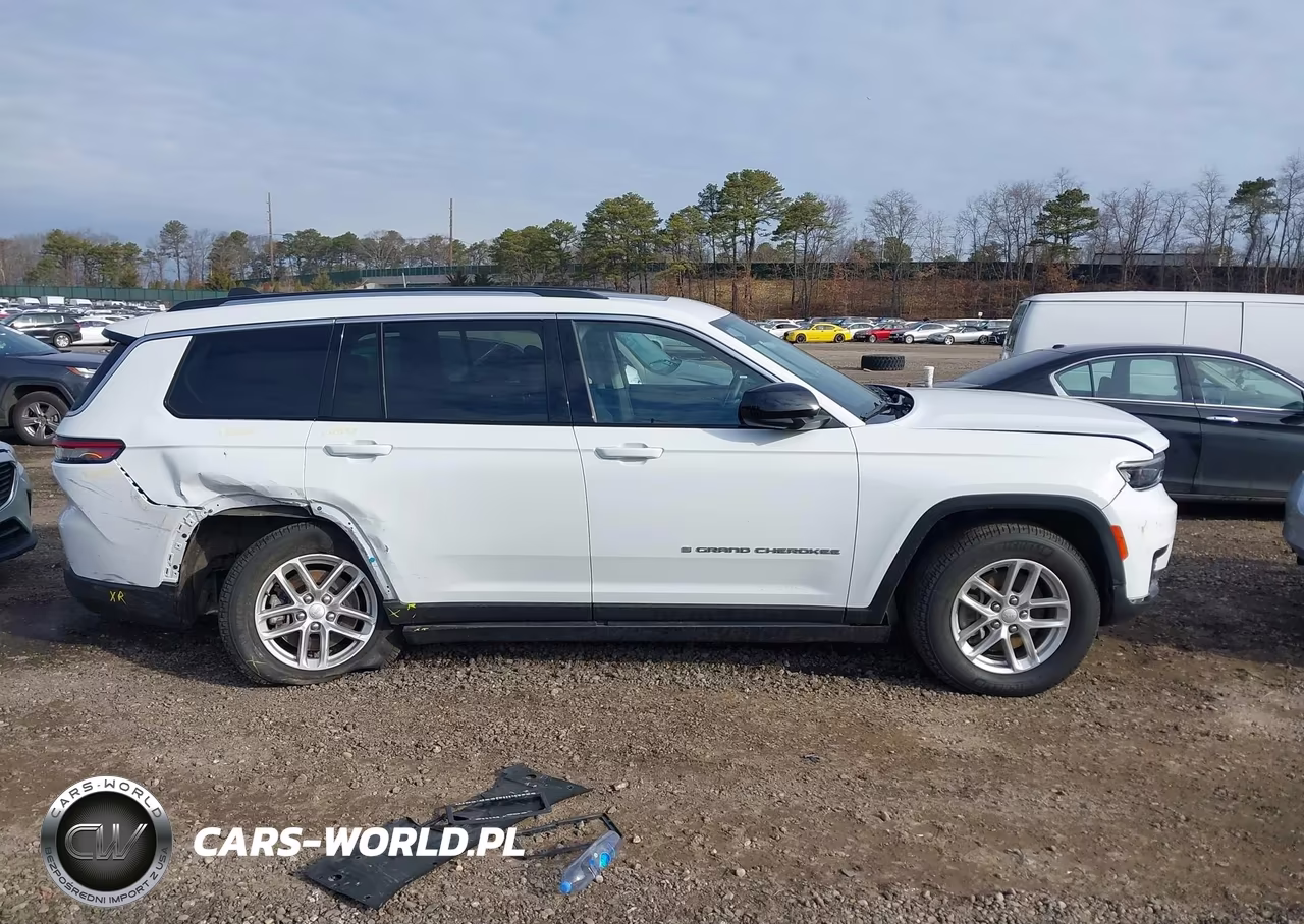 2022 Jeep Grand Cherokee L Laredo 4X4 VIN:1C4RJKAG3N8534839 - 13