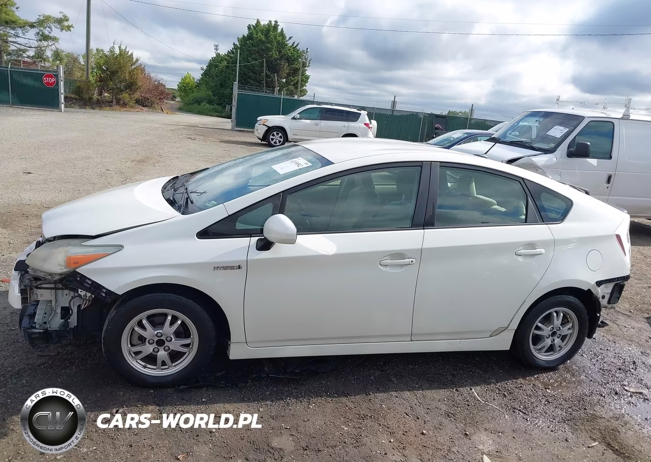 2011 Toyota Prius Two VIN:JTDKN3DU7B1467843 - 15