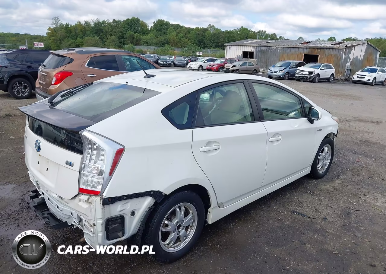 2011 Toyota Prius Two VIN:JTDKN3DU7B1467843 - 4
