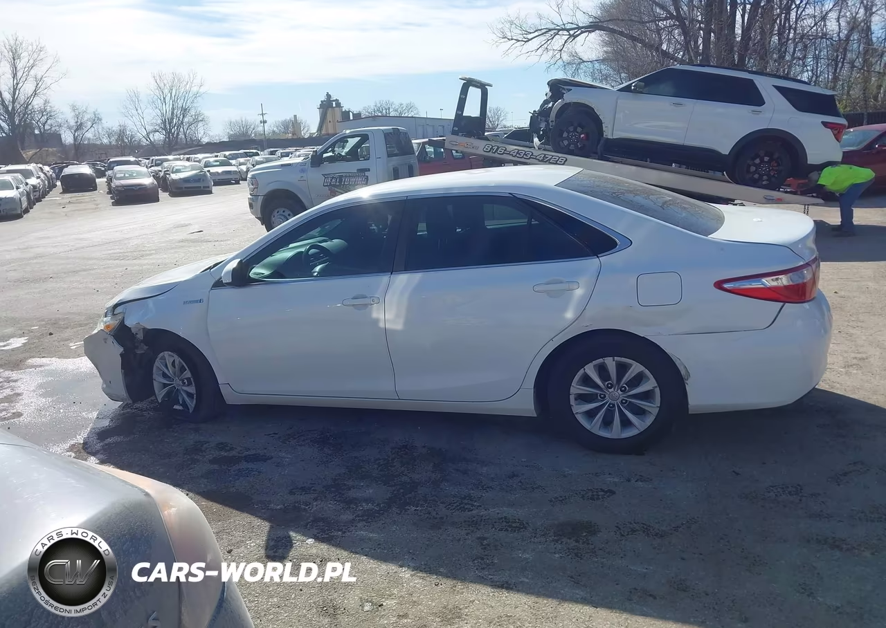 2016 Toyota Camry Hybrid Le VIN:4T1BD1FK1GU188327 - 14
