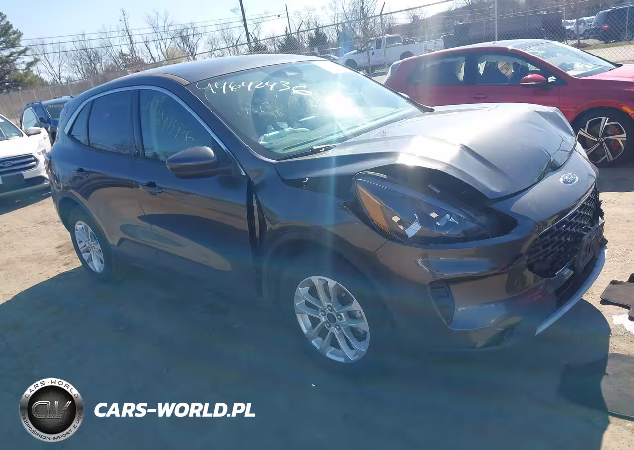 2020 Ford Escape Se