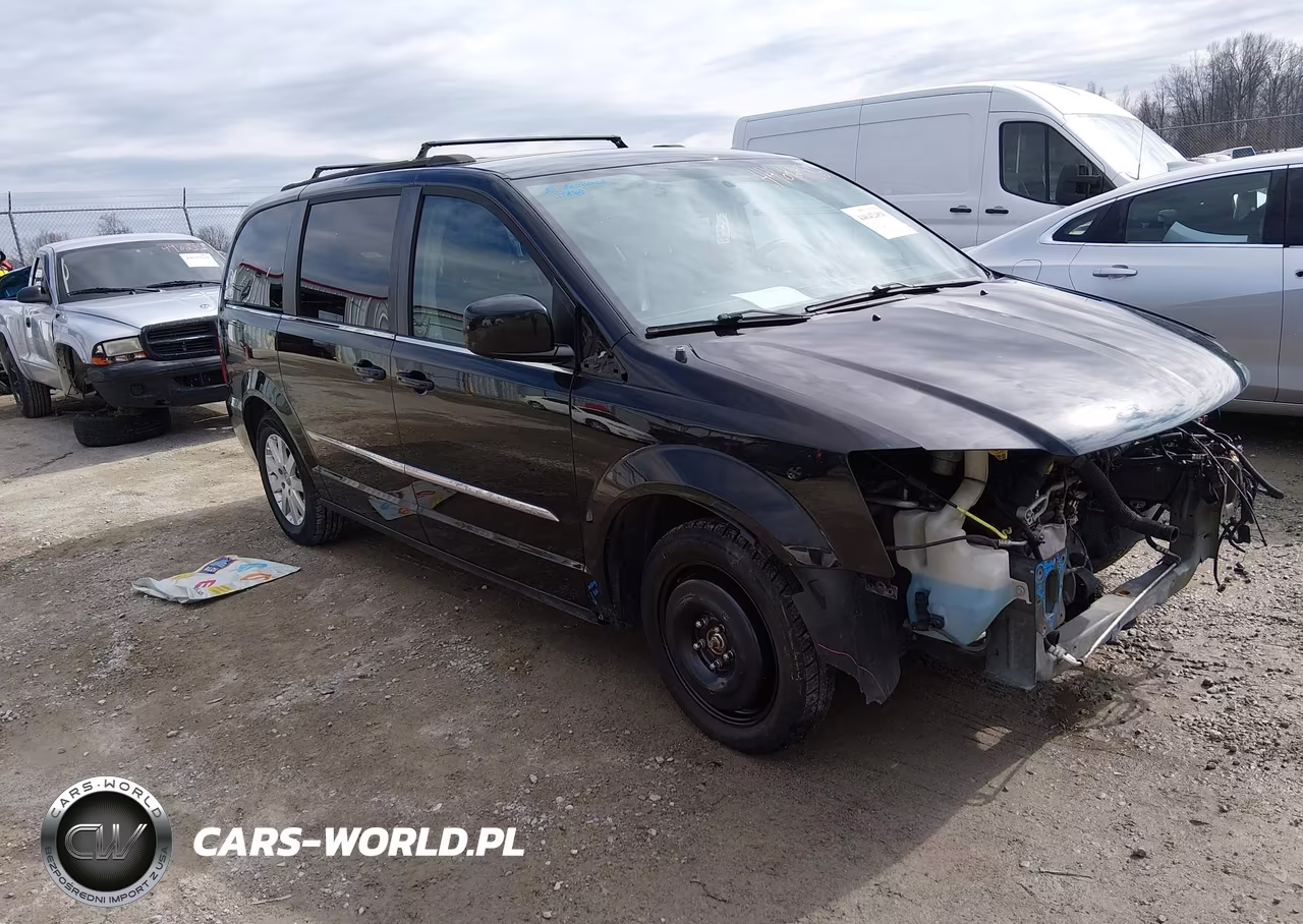 2016 Chrysler Town & Country Touring – zdjęcie 1 z 17