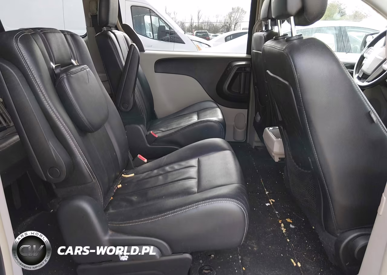2016 Chrysler Town & Country Touring VIN:2C4RC1BG9GR299860 - 8