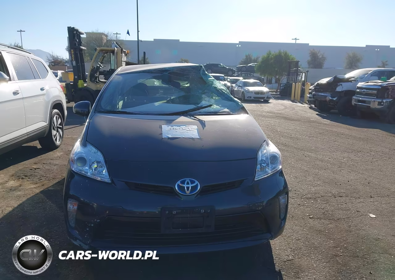 2015 Toyota Prius Two VIN:JTDKN3DU9F2003730 - 11