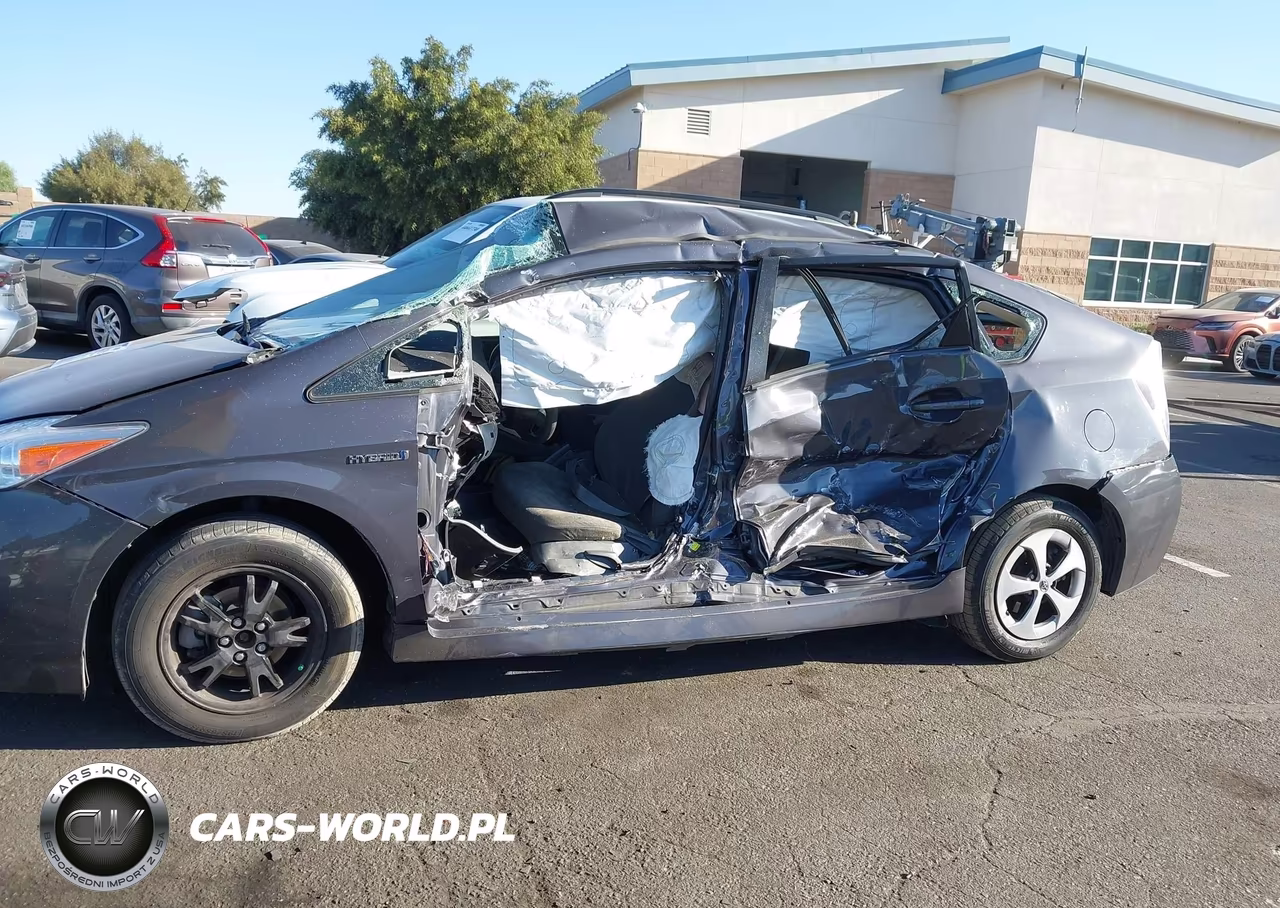 2015 Toyota Prius Two VIN:JTDKN3DU9F2003730 - 6
