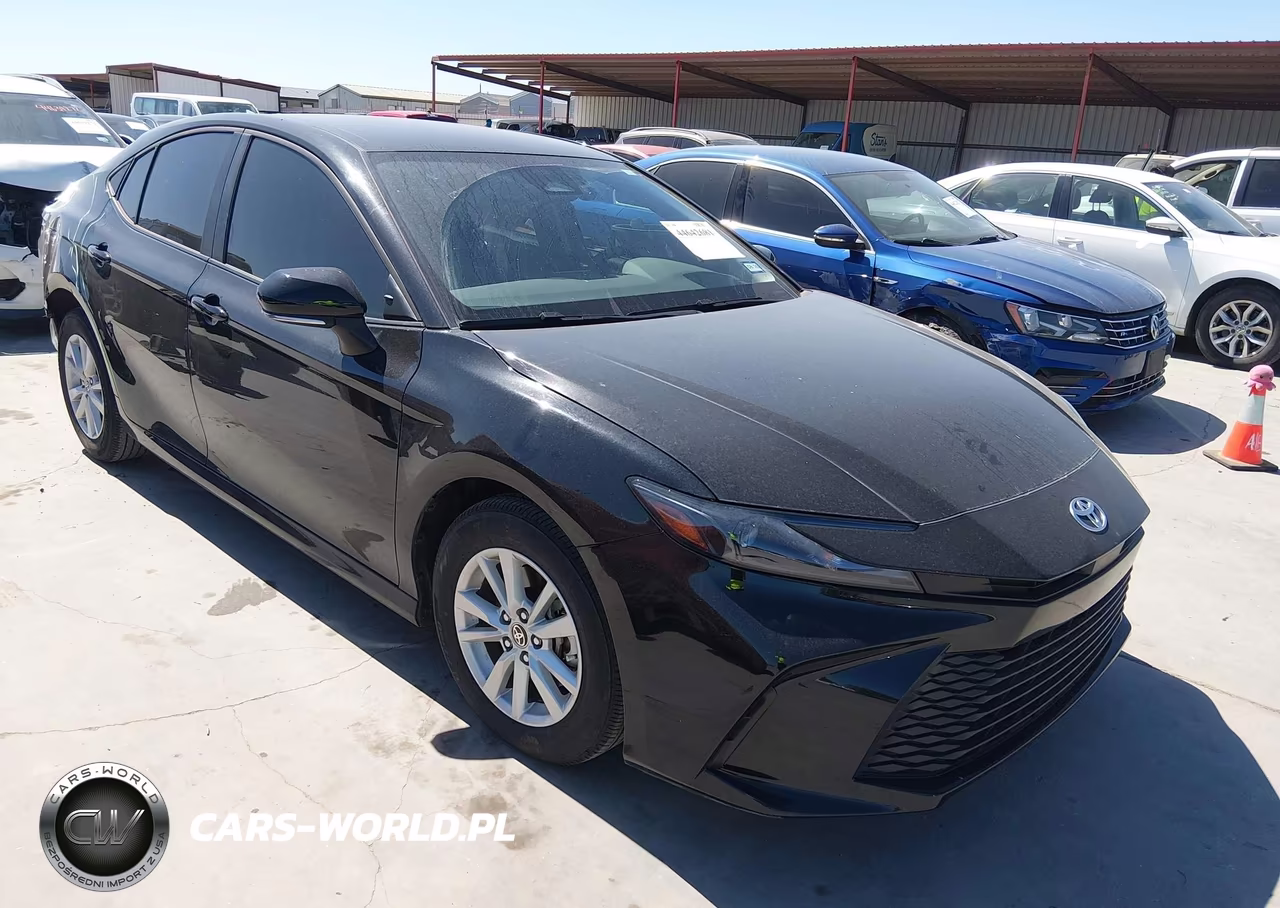 2025 Toyota Camry Le – zdjęcie 1 z 16