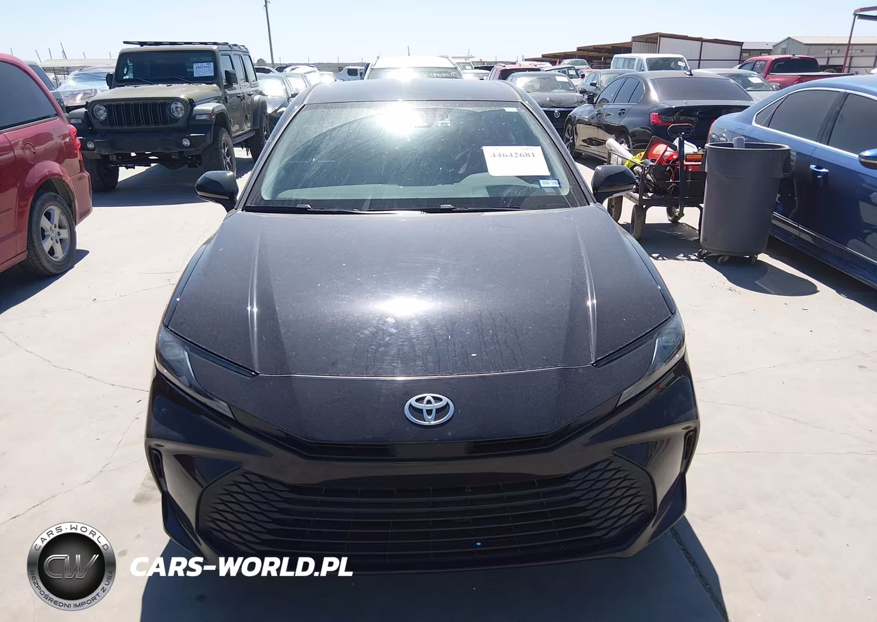 2025 Toyota Camry Le VIN:4T1DAACK1SU534634 - 12