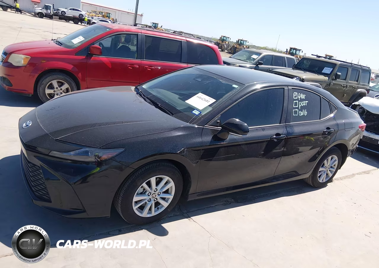2025 Toyota Camry Le VIN:4T1DAACK1SU534634 - 14