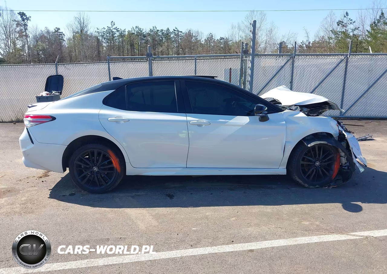2018 Toyota Camry Xse VIN:4T1B61HK6JU065346 - 14