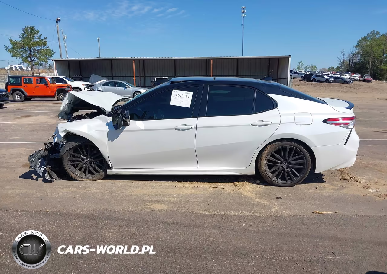 2018 Toyota Camry Xse VIN:4T1B61HK6JU065346 - 15