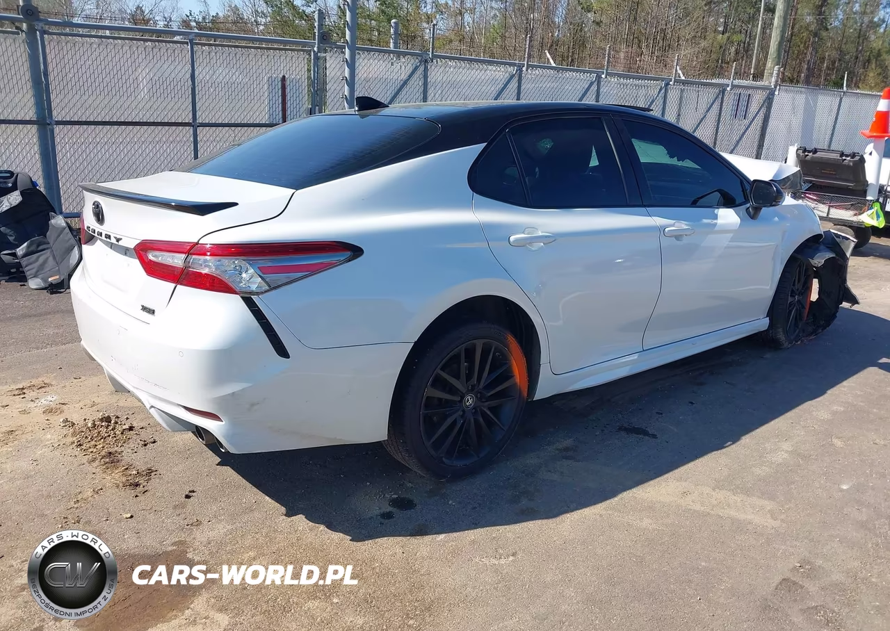 2018 Toyota Camry Xse VIN:4T1B61HK6JU065346 - 4