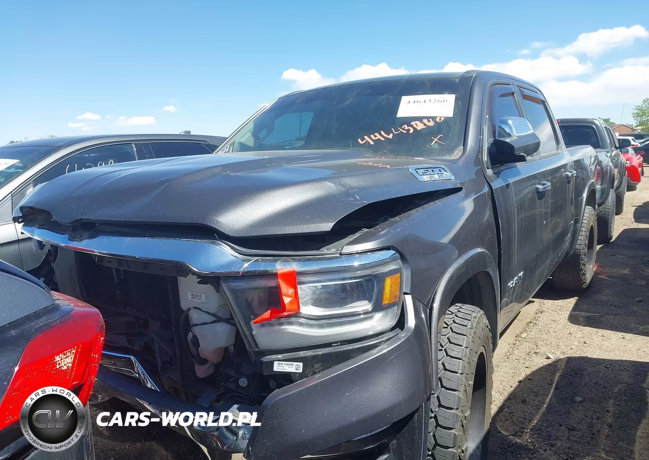 2019 Ram 1500 Laramie 4X2 5'7 Box VIN:1C6RREJT1KN601580 - 2