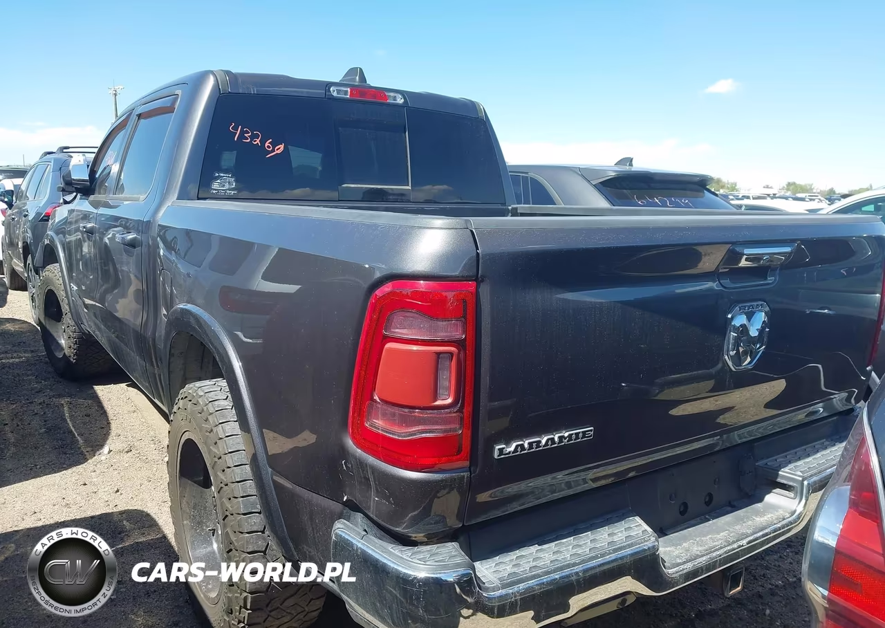 2019 Ram 1500 Laramie 4X2 5'7 Box VIN:1C6RREJT1KN601580 - 3
