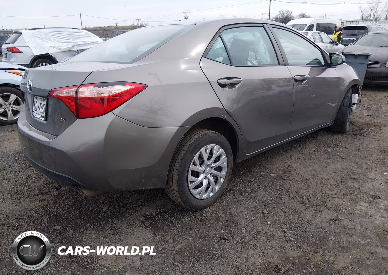 2019 Toyota Corolla Le VIN:2T1BURHE8KC229438 - 4