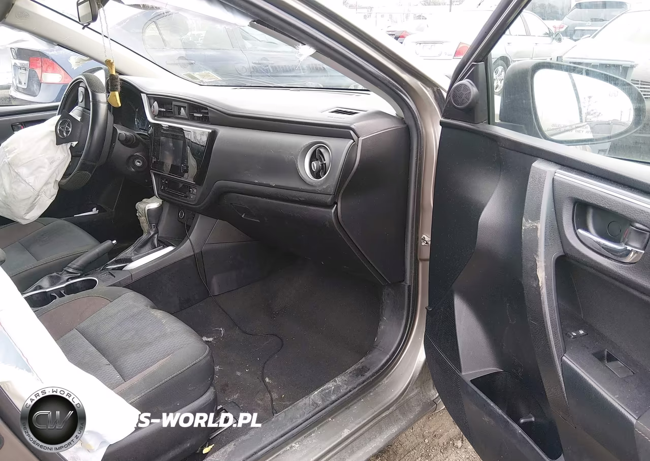 2019 Toyota Corolla Le VIN:2T1BURHE8KC229438 - 5