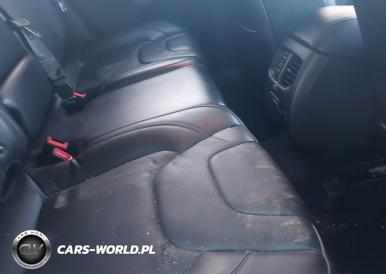 2019 Jeep Cherokee High Altitude 4X4 VIN:1C4PJMDXXKD334851 - 8