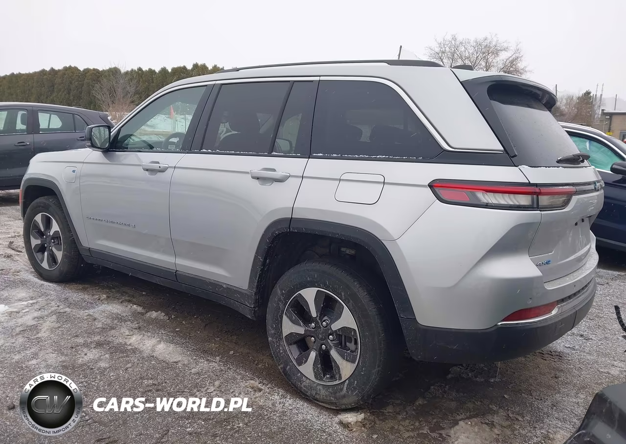 2023 Jeep Grand Cherokee 4Xe VIN:1C4RJYB69PC633450 - 3