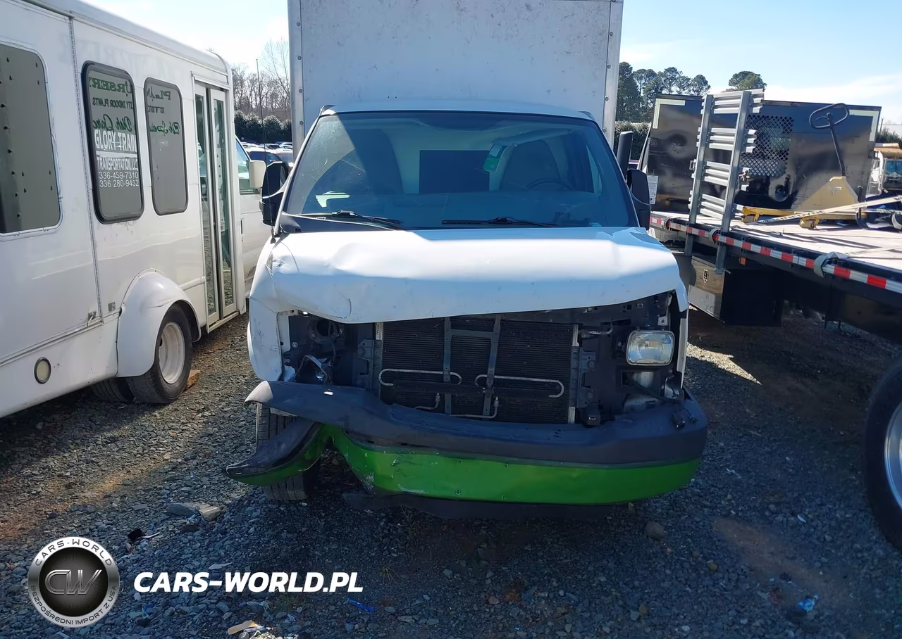2014 Chevrolet Express Cutaway 3500 VIN:1GB0G2CAXE1186387 - 11