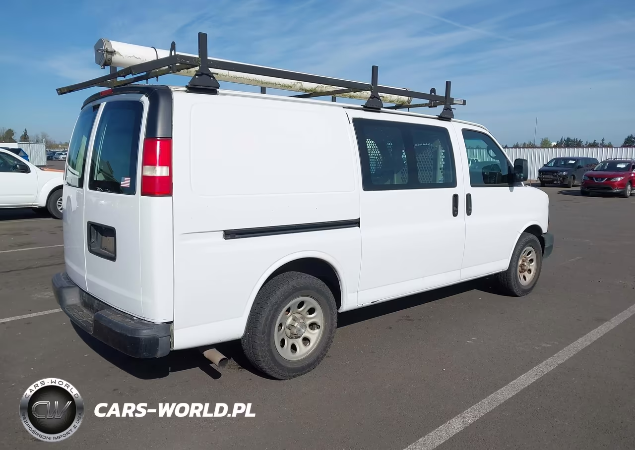 2009 Chevrolet Express 1500 Work Van VIN:1GCFG15X391121632 - 4