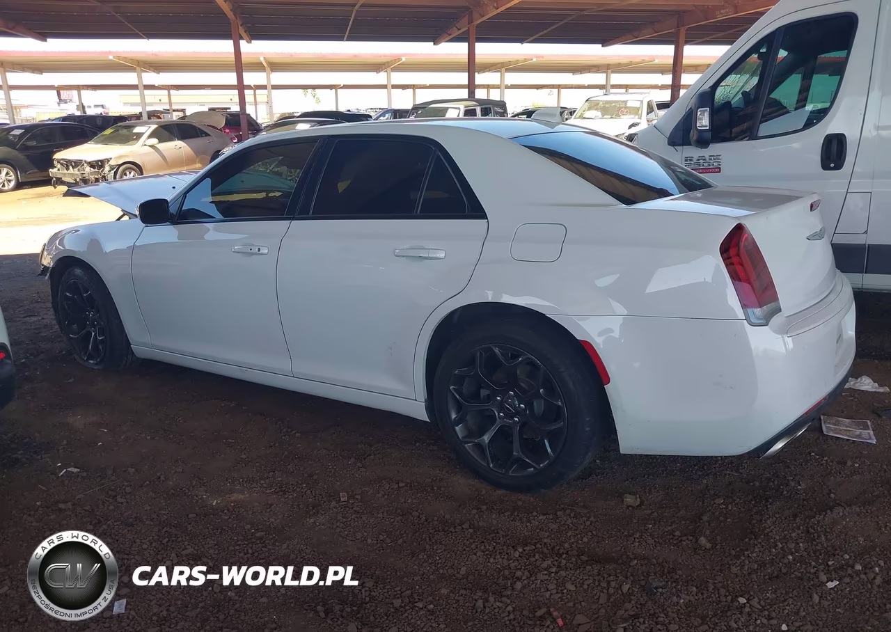 2019 Chrysler 300 300S VIN:2C3CCABG3KH697851 - 15