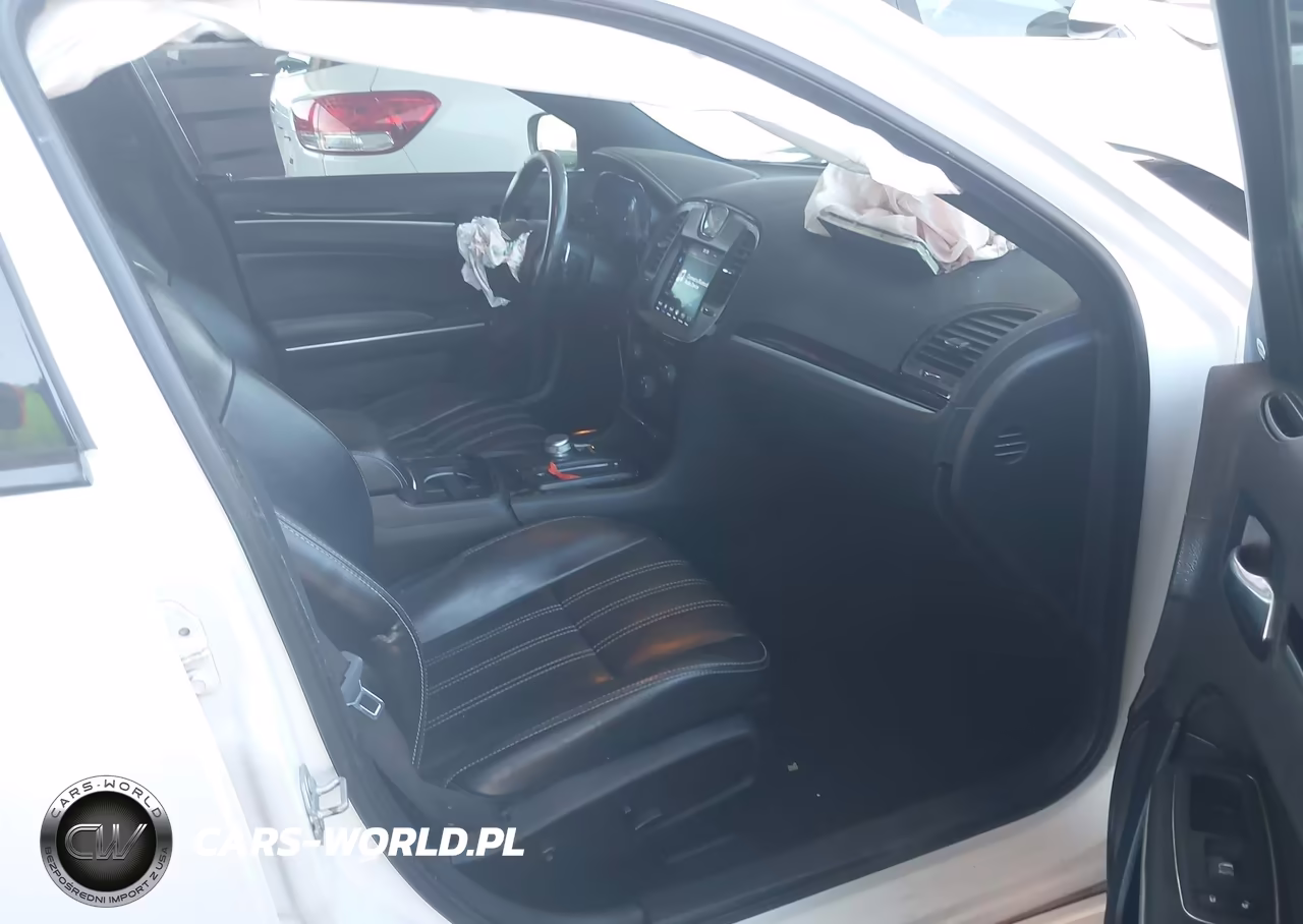 2019 Chrysler 300 300S VIN:2C3CCABG3KH697851 - 5