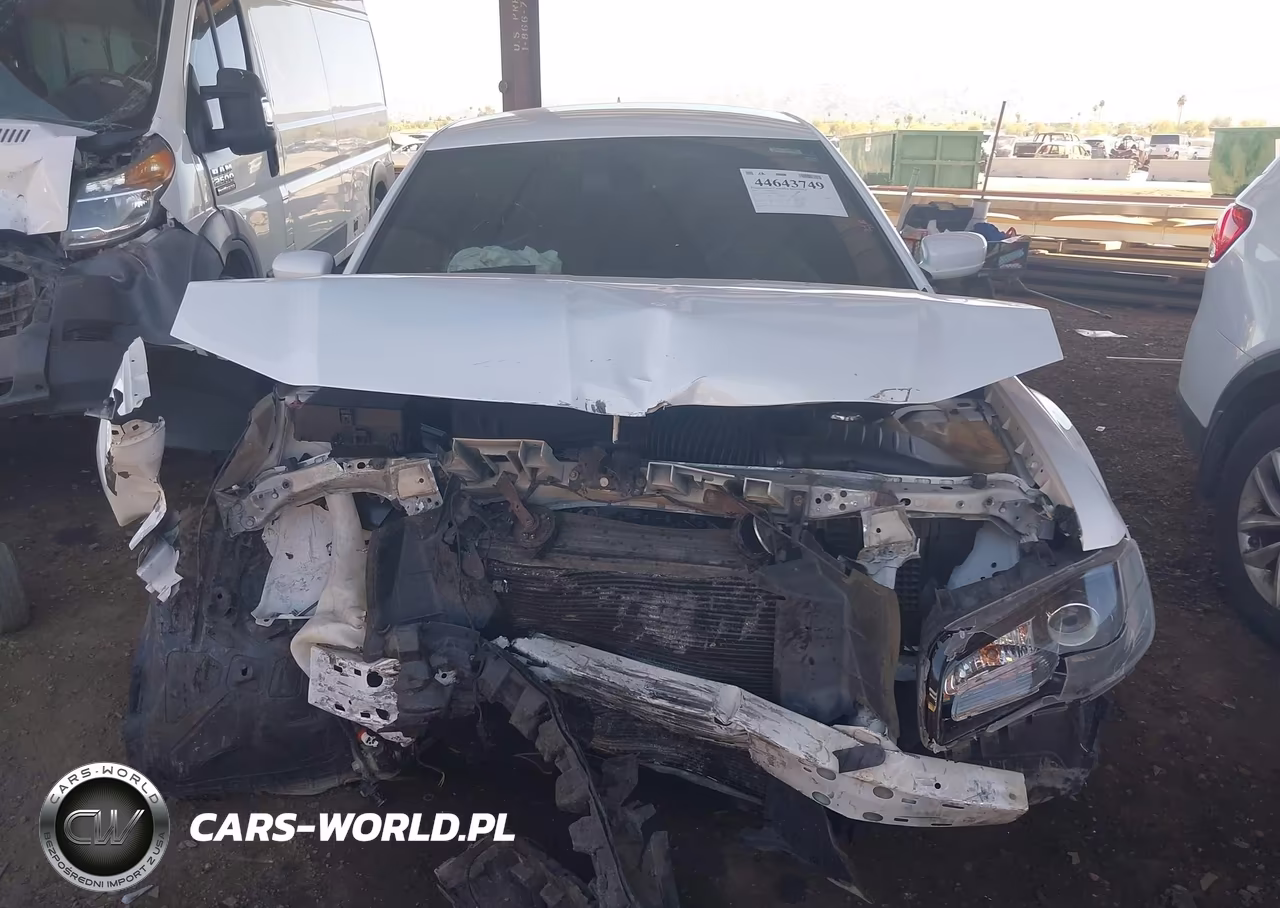 2019 Chrysler 300 300S VIN:2C3CCABG3KH697851 - 6