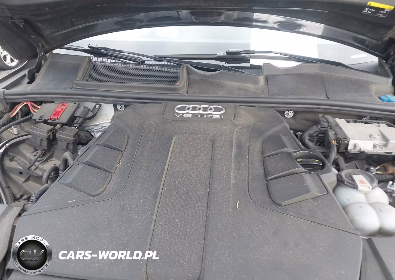 2018 Audi Q7 3.0T Premium VIN:WA1LAAF75JD043578 - 10