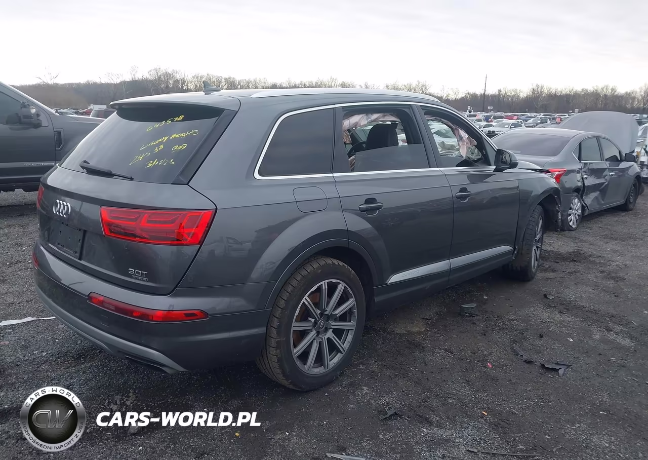 2018 Audi Q7 3.0T Premium VIN:WA1LAAF75JD043578 - 4
