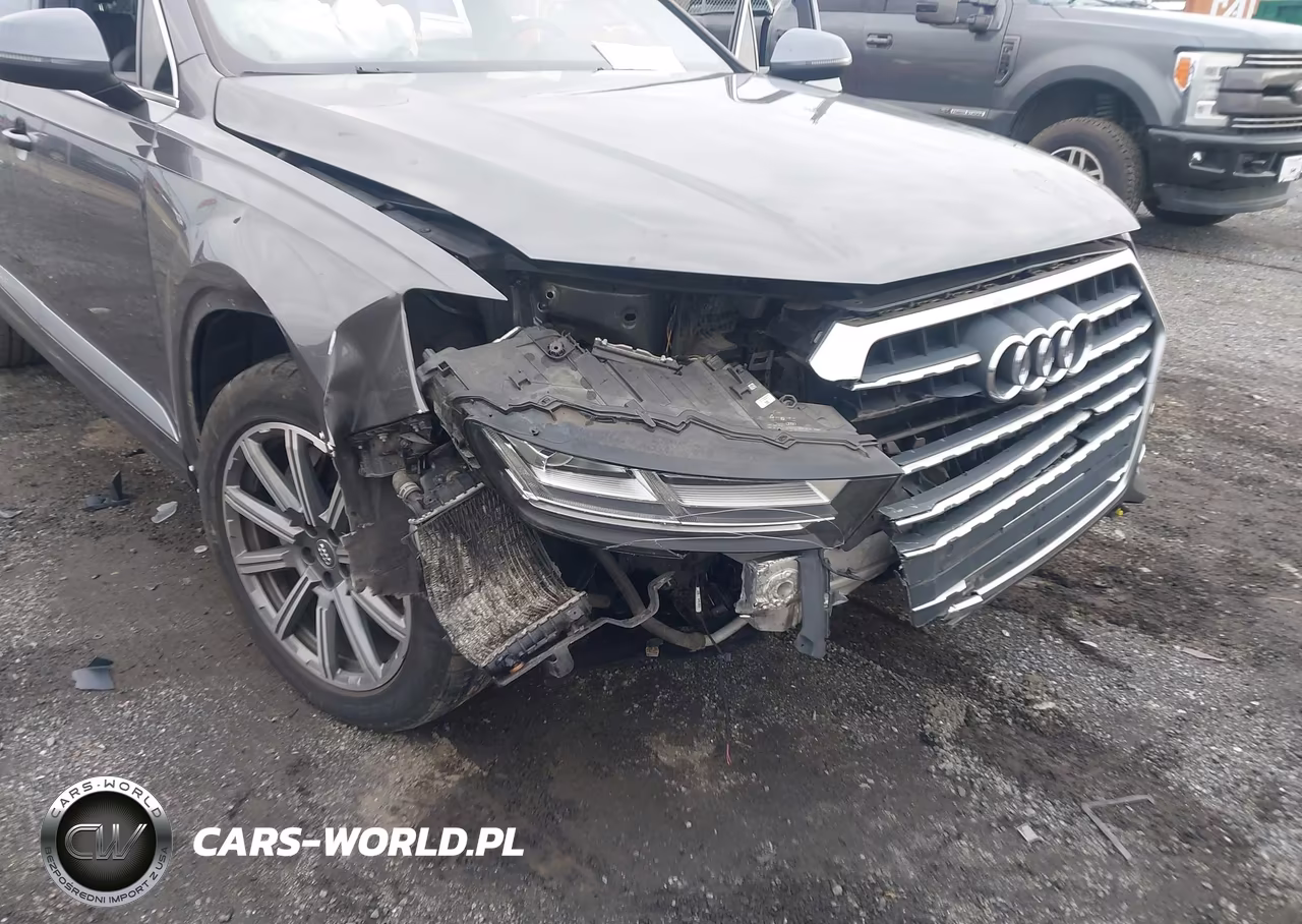2018 Audi Q7 3.0T Premium VIN:WA1LAAF75JD043578 - 6